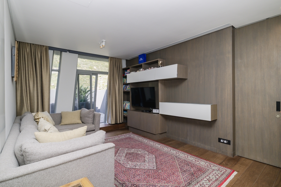 4 Bedroom Property for Sale in Fresnaye Western Cape